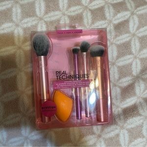 REAL TECHNIQUES BRUSH SET